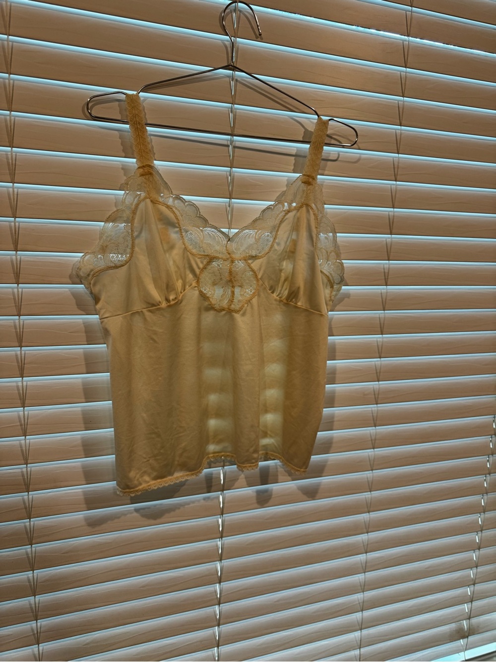 Y2K Bali Studio Cami Lace Trim Layer Top 40 Coquette Bohemian Feminine Dainty